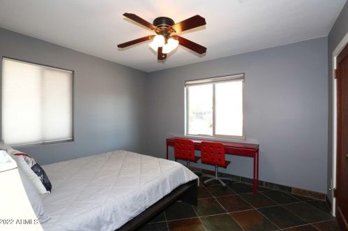 4451 Earll Dr, Phoenix AZ 85031-3821 exterior