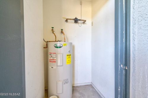 5751 Kolb Rd, Tucson AZ  39204-0871 exterior