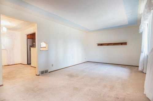 230 Locust Dr, Moon Twp, PA 15108-9708