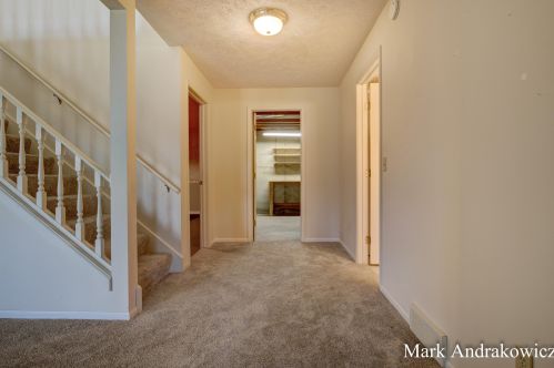 2055 Cross Creek Dr, Grand Rapids MI 49508-8775 exterior