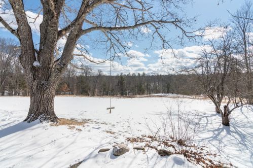 161 Bear Hl Rd, Concord NH 03307-1412 exterior