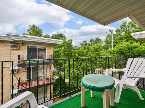 6161 Higgins Ave, Chicago IL  60630-1801 exterior