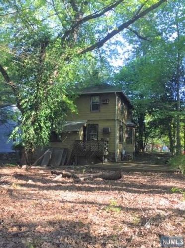 139 Woodcliff Ave, Westwood, NJ 07677-8227