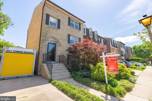 8 Chapman St, Alexandria VA 22301-2501 exterior