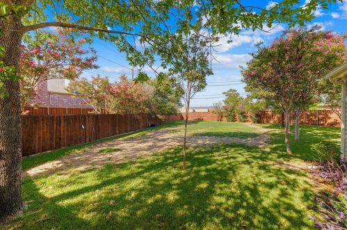 10137 Fieldfare Ct, Dallas TX 75229-6220 exterior