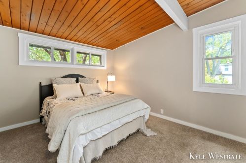 3735 Balsam Ave, Grand Rapids MI 49525-2471 exterior