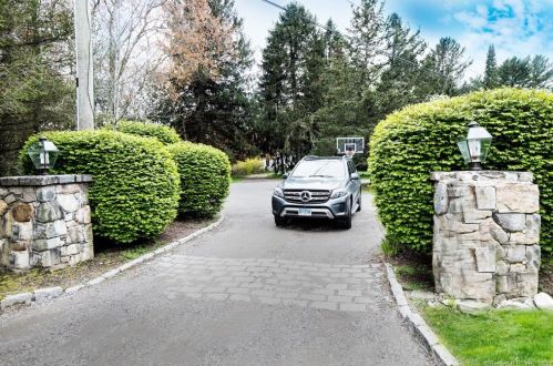 38 Old Nursery Dr, Wilton CT 06897-3831 exterior