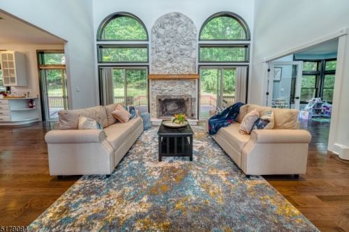 11 Beacon Hl Dr, Chester NJ exterior