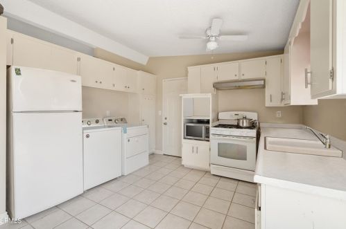 3211 Madera Pl, Oxnard CA 93033-5757 exterior