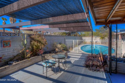 201 Irving Ave, Tucson AZ 85711-6239 exterior