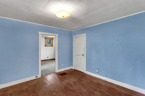 2317 Milligan Ave, Pittsburgh PA 15218-2241 exterior