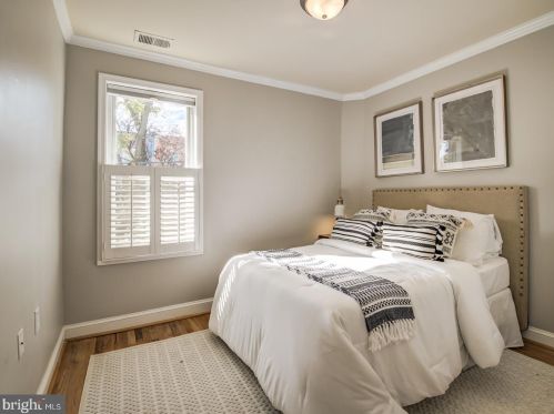 1341 Emerald St, Washington DC 20002-5432 exterior