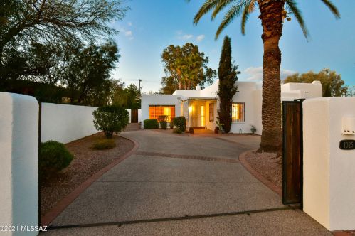 1025 Edison St, Tucson, AZ 85719-3527
