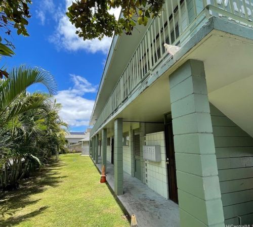 2458 Wilder Ave, Honolulu HI 96822-4698 exterior