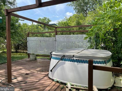 4000 Javins Dr, Alexandria VA  22310-2037 exterior