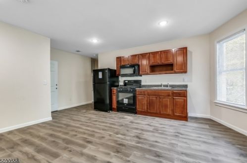 82 Orange Ave, Irvington NJ 07111-2018 exterior