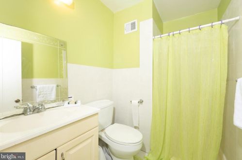 11907 Bargate Ct, Rockville MD 20852-4117 exterior