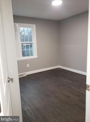 905 Mcneil Ln, Silver Spring MD  20905-4071 exterior