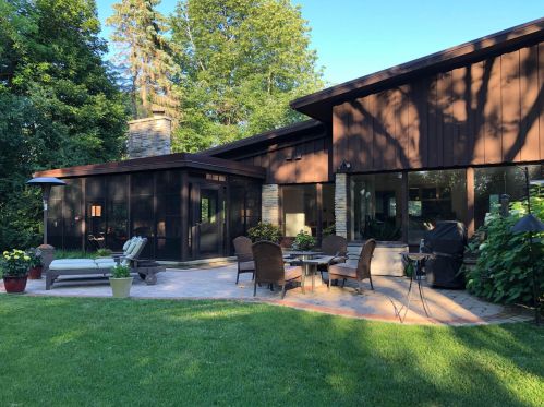 9355 Thrush Ln, Milwaukee WI 53217-1375 exterior