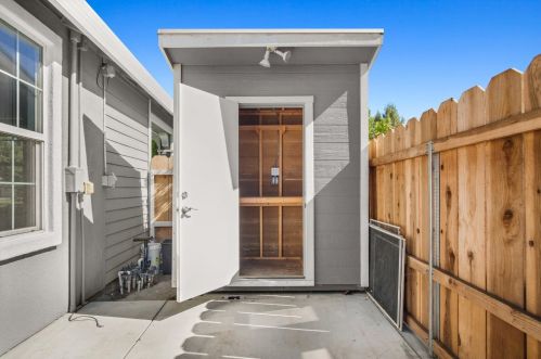 1272 Paseo Belleza, Turlock CA 95382-7396 exterior