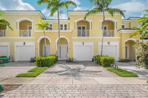 6117 Kendra Ln, Fort Pierce FL 34983-4140 exterior