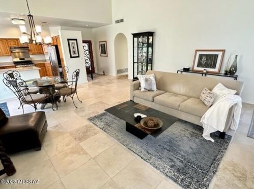 4061 Quiet Moon Dr, Tucson AZ  85718-3427 exterior