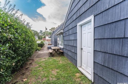 131 Bucknell Rd, Valley Stream NY 11580-5329 exterior