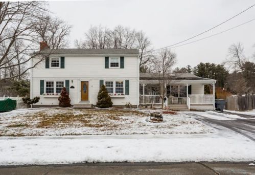 65 Oakwood St, Enfield, CT 06082-2724