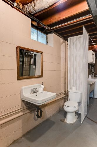 207 County Rd F, Saint Paul MN 55110-3845 exterior