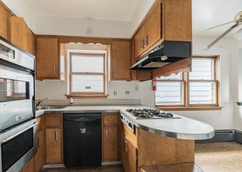 4949 Augusta Blvd, Chicago IL 60651-2850 exterior