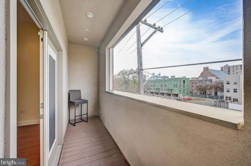 985 6th St, Philadelphia PA  19123-1405 exterior