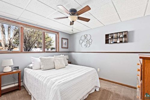 232 Rainbow St, Duluth MN 55811-2046 exterior