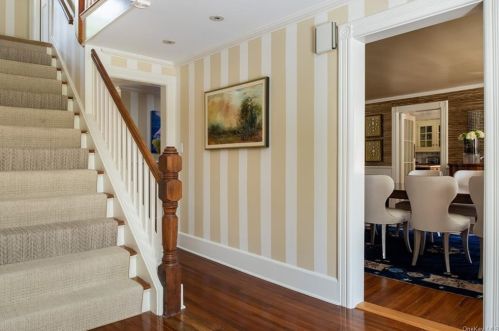 2 Creemer Rd, Armonk NY 10504-2402 exterior