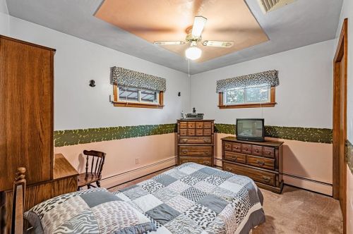 7907 Cypress St, Pittsburgh PA 15237-1931 exterior