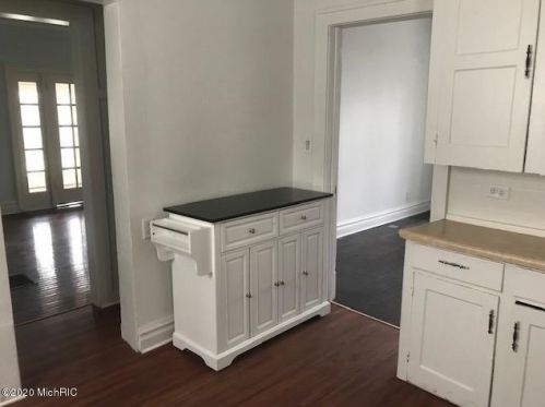 1410 Westnedge Ave, Kalamazoo MI 49007-2471 exterior