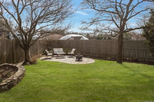 321 Central Pkwy, Mount Vernon NY 10552-1925 exterior