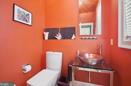 9906 Avenel Farm Dr, Rockville MD 20854-5410 exterior