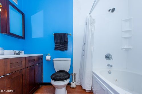 2913 Casa Tomas Ct, Phoenix AZ  85016-7708 exterior