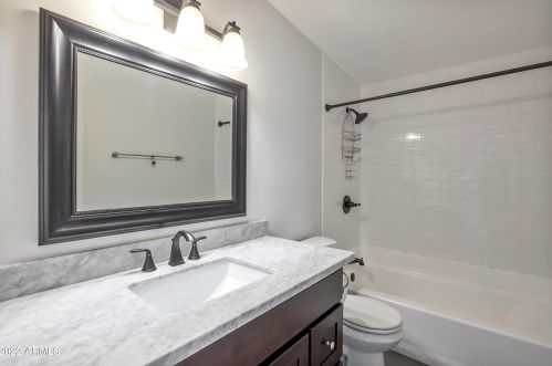 4534 Devonshire Ave, Phoenix AZ 85033-8236 exterior