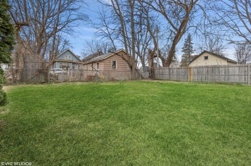 714 Ave, Waukegan IL 60085-3950 exterior