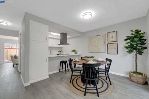 1036 Bancroft Rd, Concord, CA 94518-3913