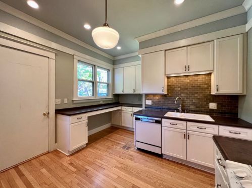 2834 Prospect Ave, Milwaukee WI  53211-3770 exterior