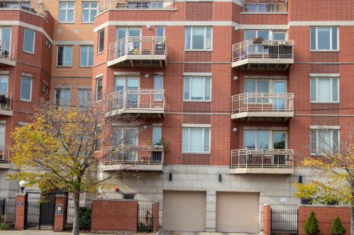 4950 Western Ave, Chicago IL 60625-1922 exterior