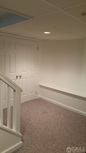 61 Princess Dr, New Brunswick NJ  08902-4104 exterior