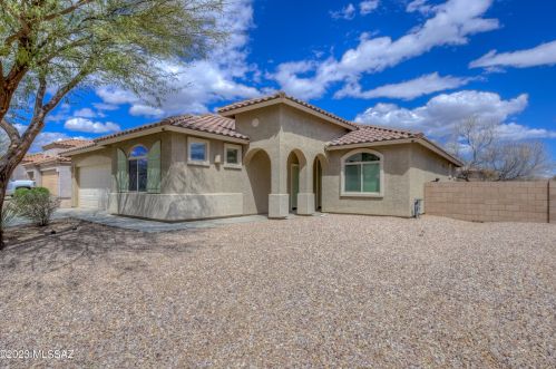 7633 Dark Sands Dr, Tucson, AZ 85757-8239