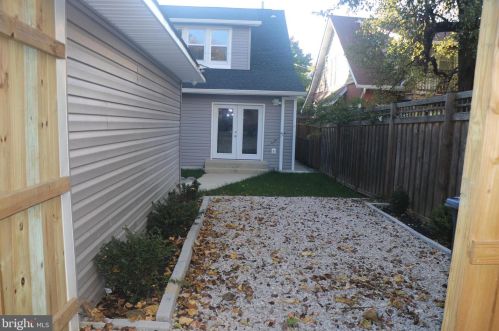 2911 17th St, Washington DC  20018-1825 exterior