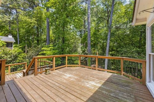 4767 Dunwoody Sta Dr, Atlanta GA 30338-4703 exterior