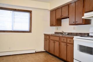 2816 O Ave, Cedar Rapids IA  52405-1452 exterior