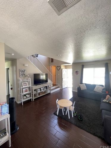 986 Mirada Dr, Perris CA 92571-9439 exterior