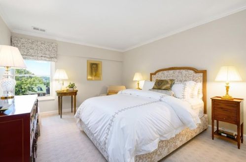 5742 5th Ave, Pittsburgh PA  15232-2729 exterior